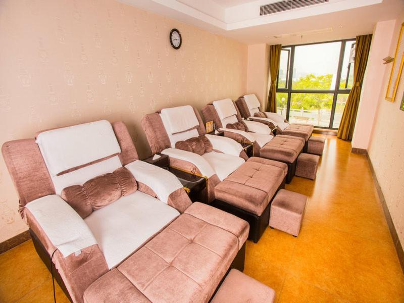 גואנגג'ואו Vienna International Hotel Luogang Wanda Plaza מראה חיצוני תמונה