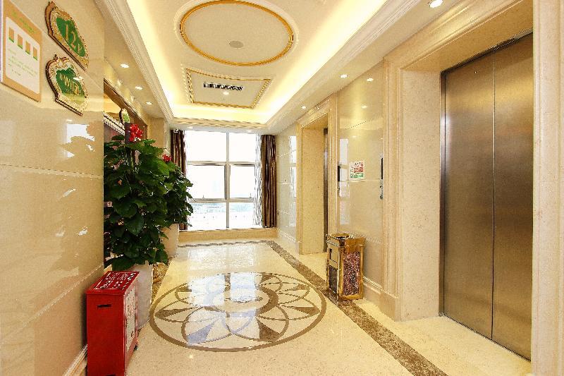 גואנגג'ואו Vienna International Hotel Luogang Wanda Plaza מראה חיצוני תמונה